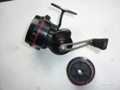 Moulinet Contact 400 Noir Très Bon état Avec Deuxième Bobine Neuve