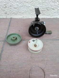 MOULINET COLLECTOR TRES RARE . LUXOR RELAX CAPOTE EN PARFAIT ETAT DE FONCTIONNEMENT . -Magasin De Pêche Et De Sport 00004 MOULINET COLLECTOR TRES RARE . LUXOR RELAX CAPOTE EN PARFAIT ETAT DE FONCTIONNEMENT