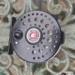 Dam Lot De Moulinets Et Cannes Pro Pour Pêche à La Mouche Et Matériel -Magasin De Pêche Et De Sport 00018 Lot de moulinets et cannes pro pour peche a la mouche et materiel